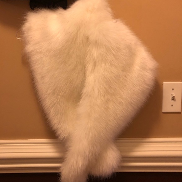 Faux Fur Ivory Shaw - Picture 4 of 5